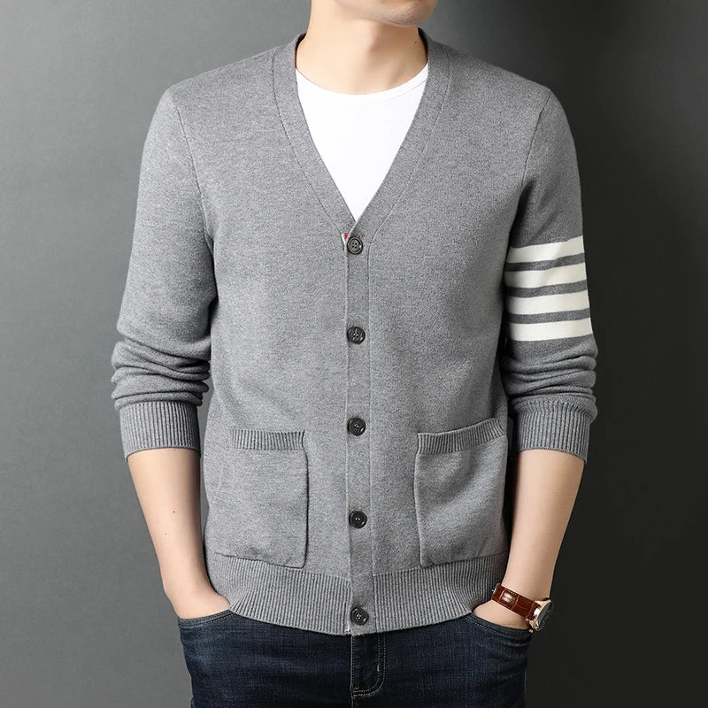 Fashion Knitted Placed Stripe Men Cardigan Sweater